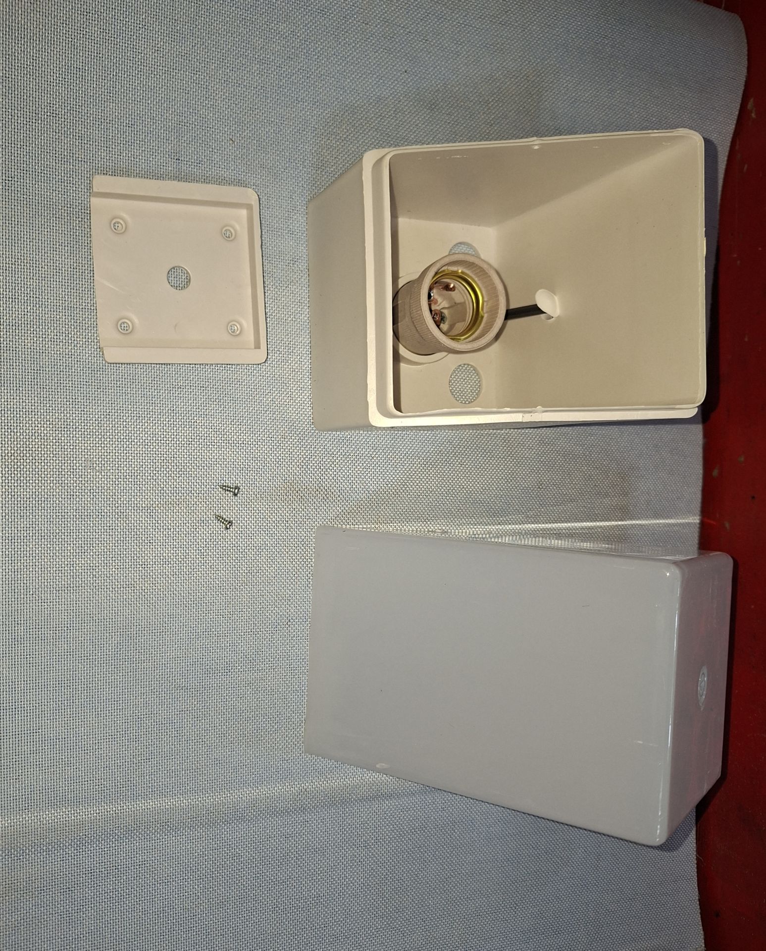 چراغ دیواری مکعب مستطیل