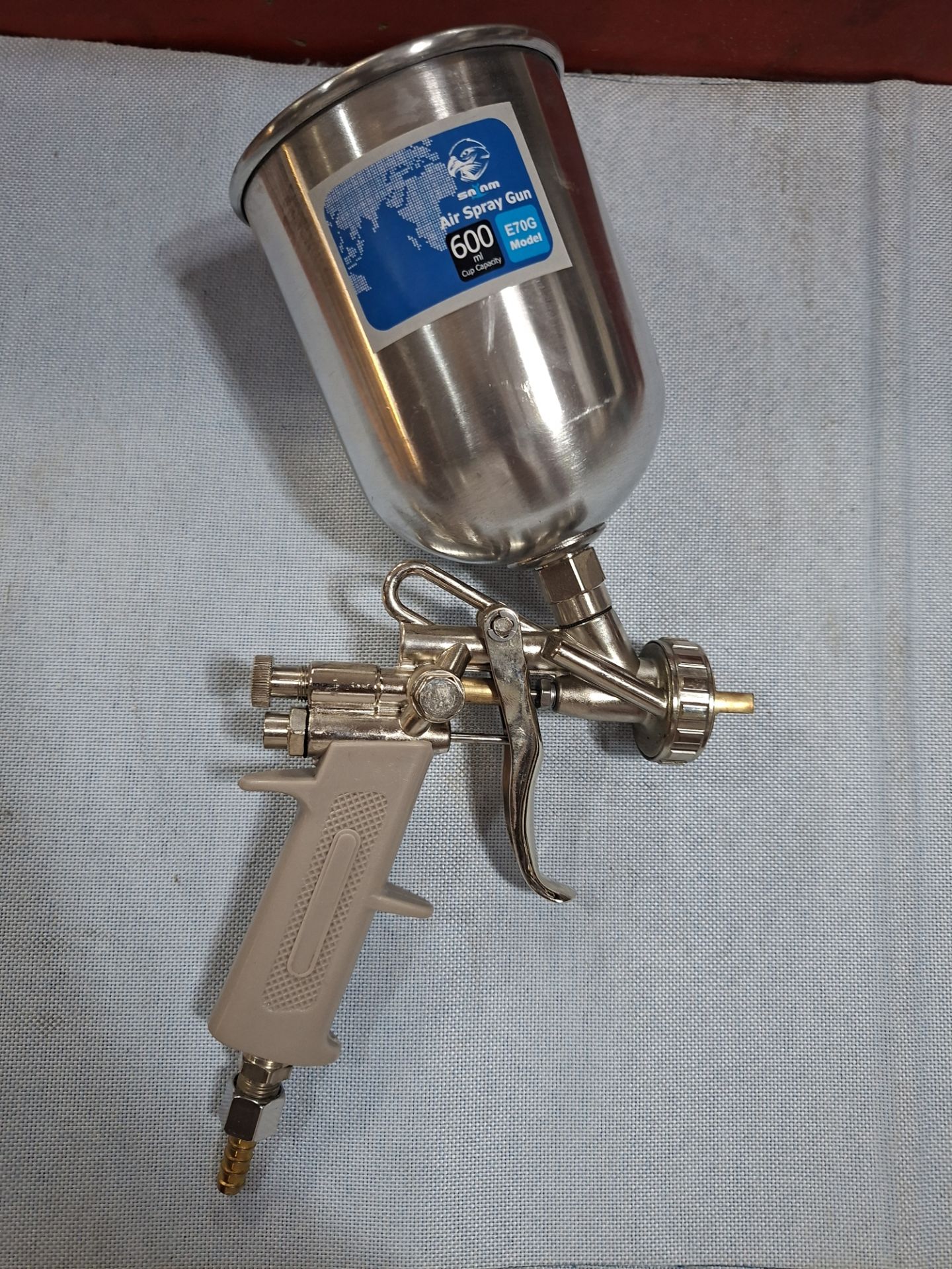 پیستوله بادی کاسه‌رو مدل E-70G-1.8 با مخزن فلزی